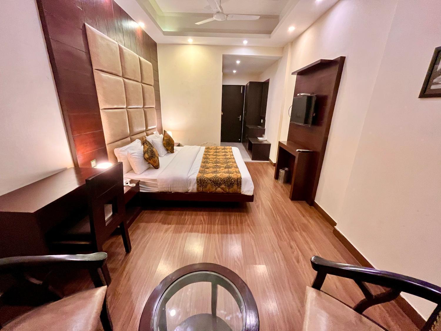 The Bunkk Inn Hotel & Restaurant มัสซูรี ภายนอก รูปภาพ